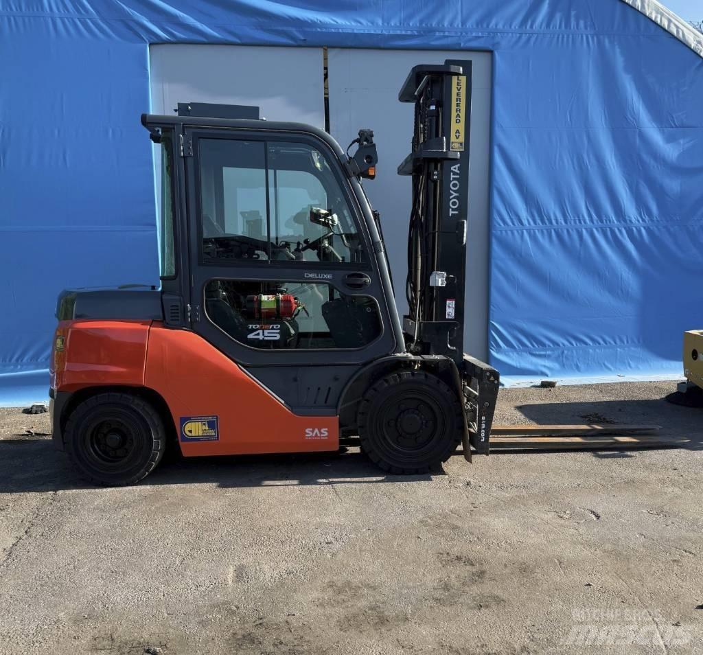 Toyota truck 8 FD40N Diesel heftrucks