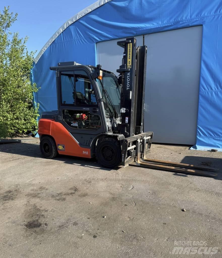 Toyota truck 8 FD40N Diesel heftrucks