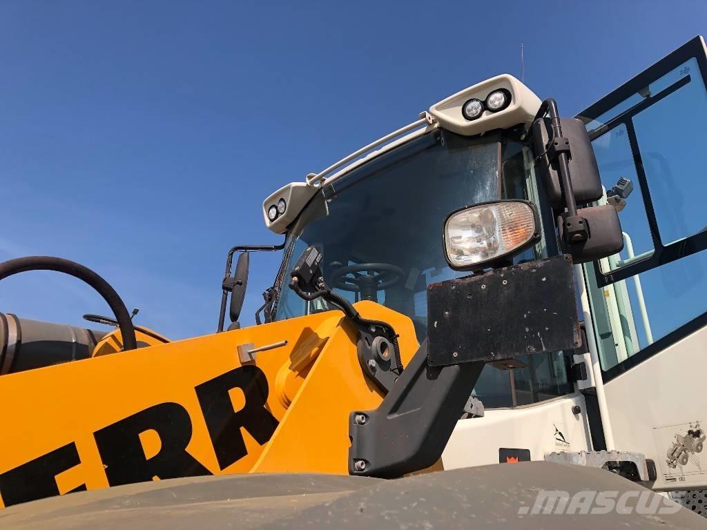 Liebherr L 566 Radlader