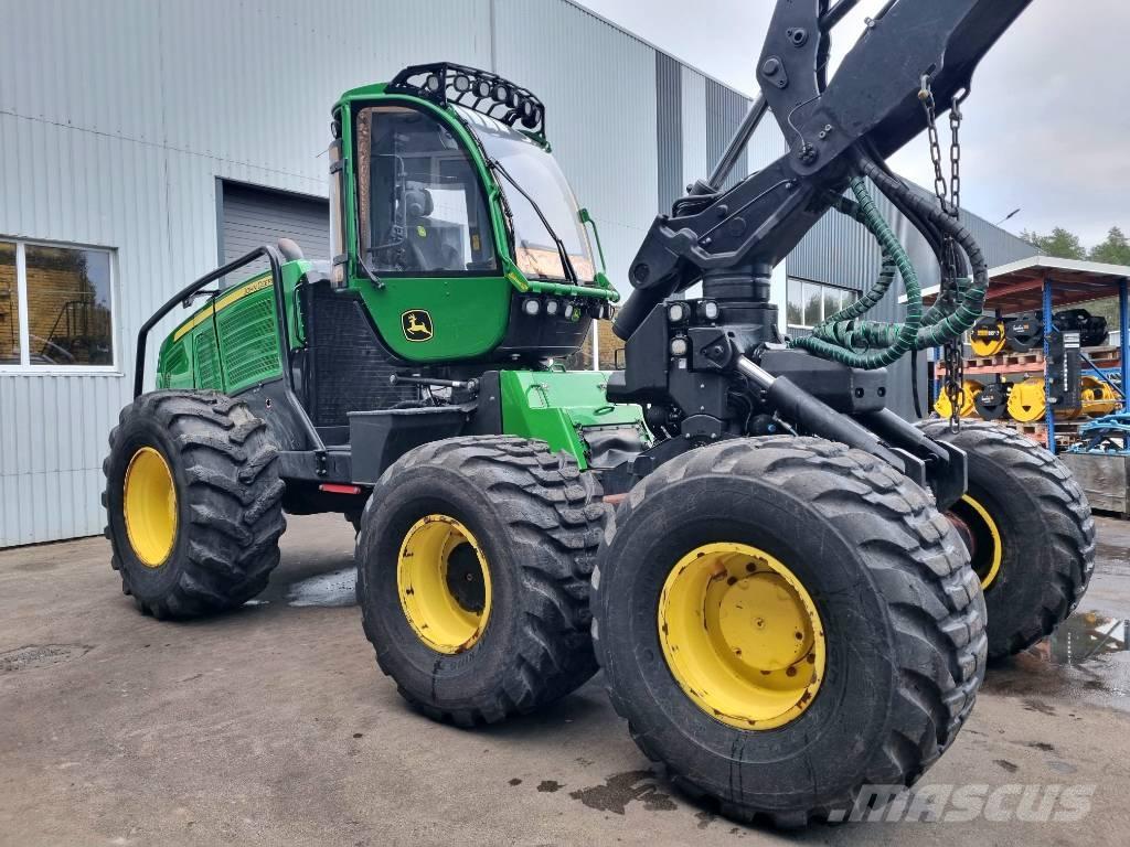 John Deere 1470 G Harvester