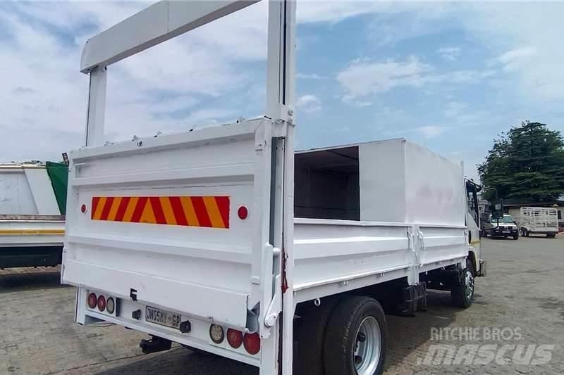 Isuzu NPR400 Andere Fahrzeuge