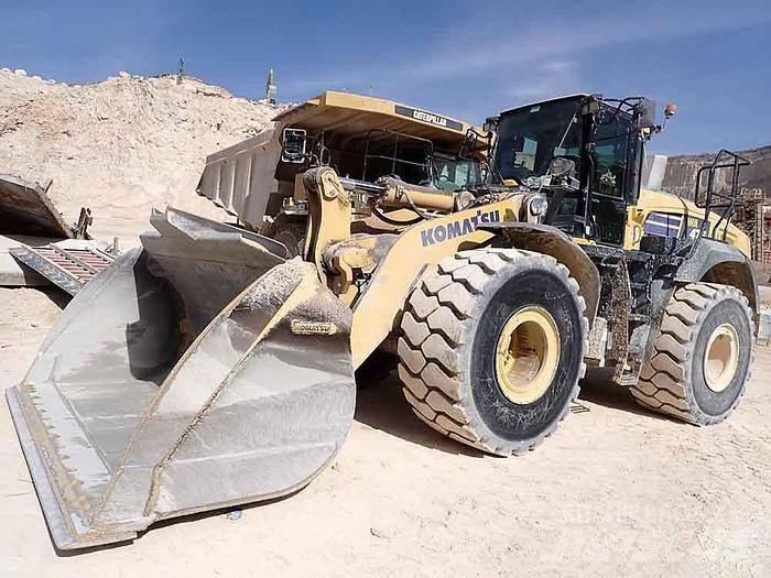 Komatsu WA475 Radlader