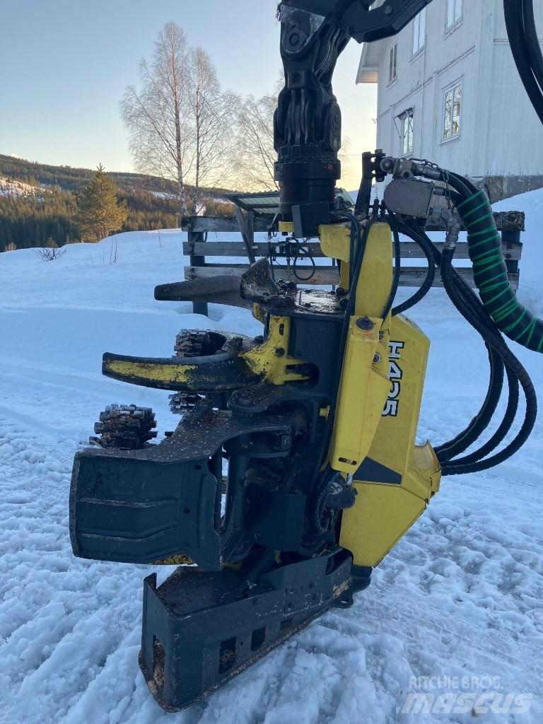 John Deere 1470G Harvester