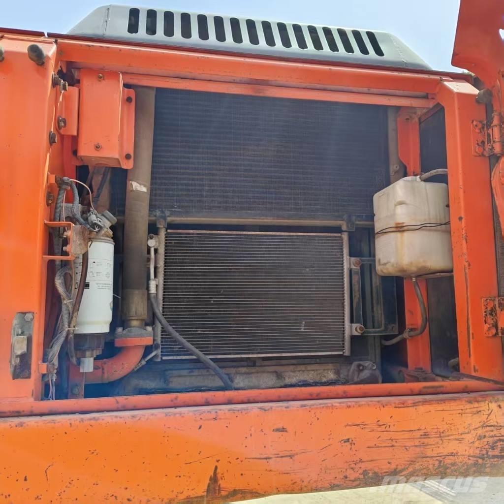 Doosan DX 300 LC Raupenbagger