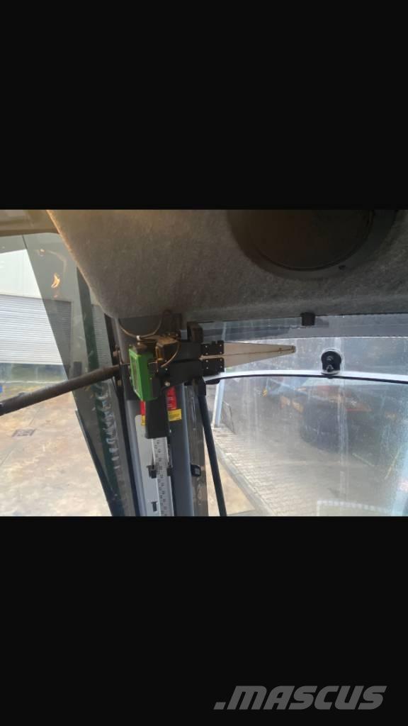 John Deere 1270 G Harvester