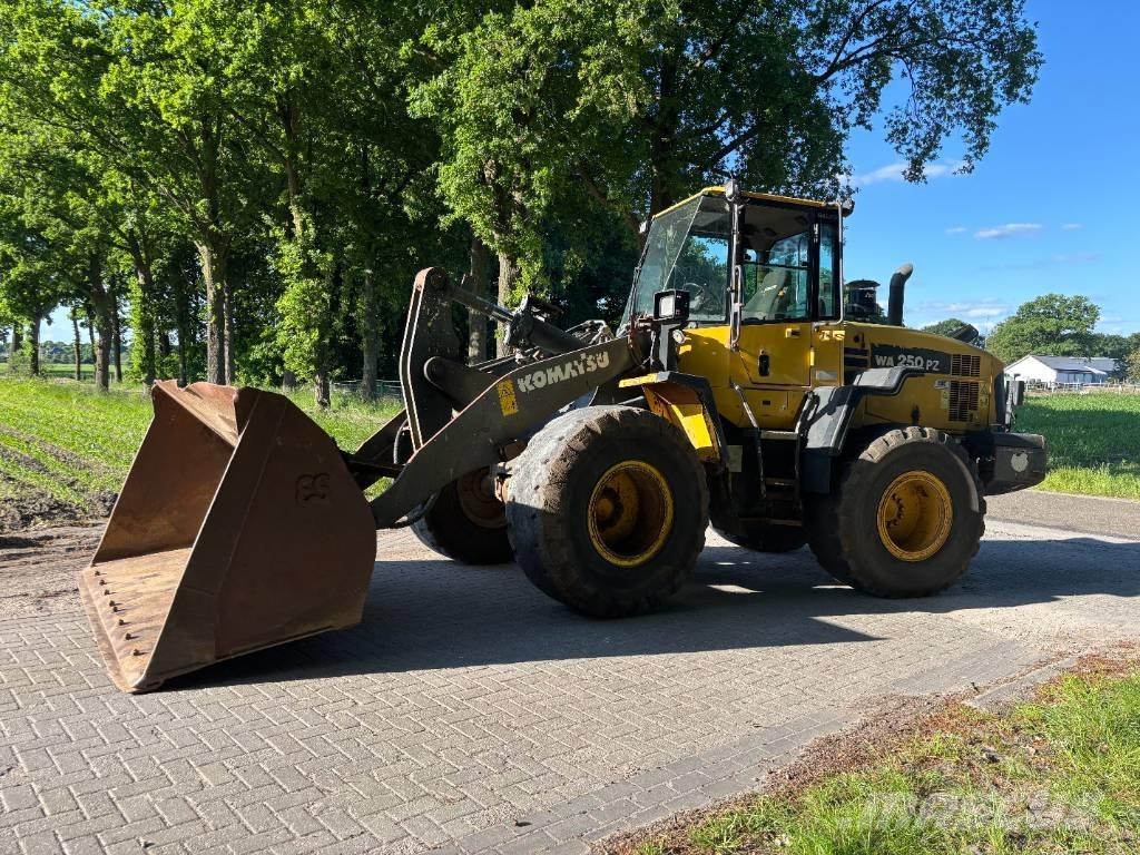 Komatsu WA250-6 Radlader