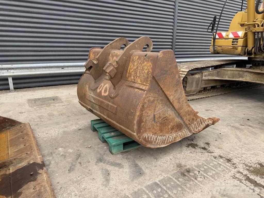 CAT 320 DL Raupenbagger