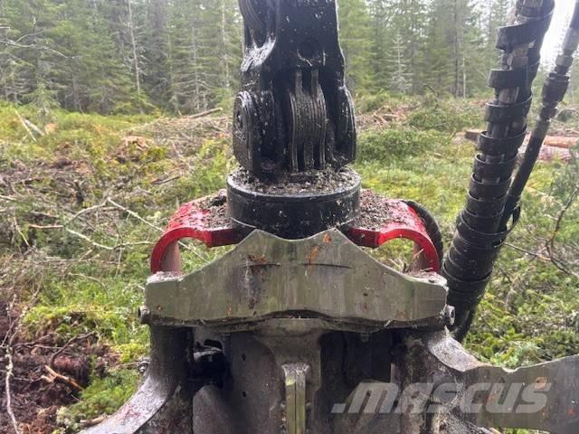 Komatsu 951 Harvester