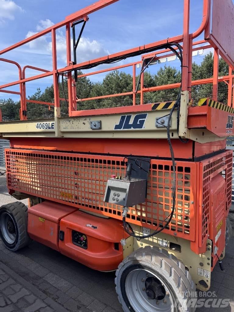 JLG 4069 Scheren-Arbeitsbühnen