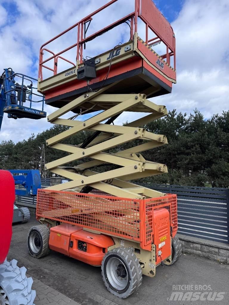 JLG 4069 Scheren-Arbeitsbühnen