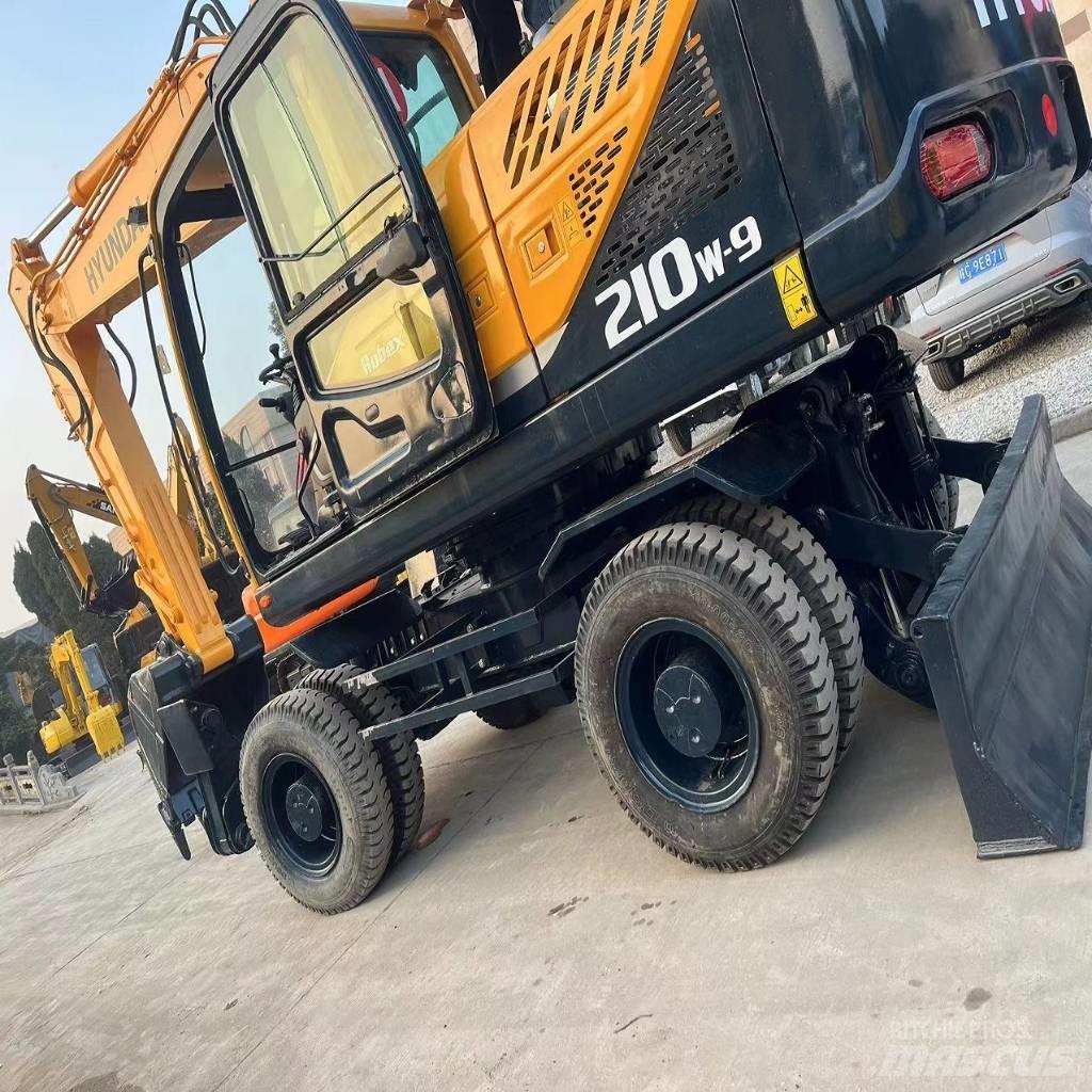 Hyundai R210W-9 Mobilbagger