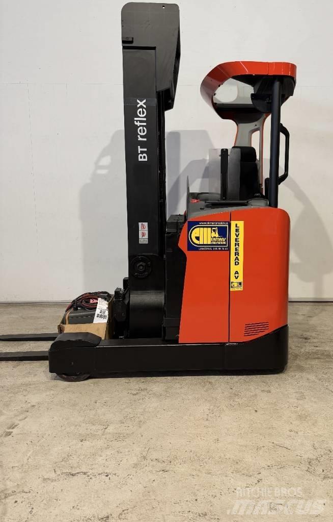 BT truck RRE140H Schubmaststapler