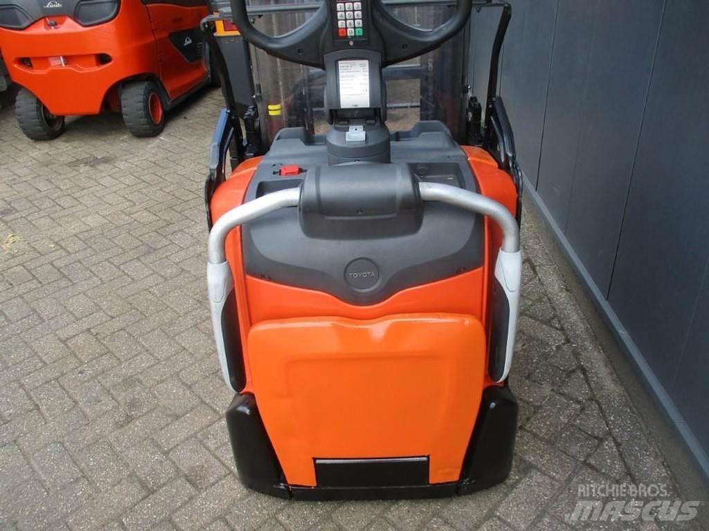 Toyota SPE 160L Deichselstapler