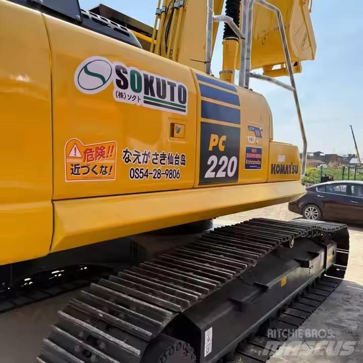 Komatsu PC220-8 Raupenbagger