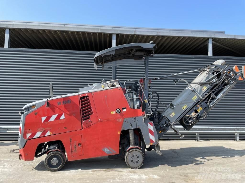 Wirtgen W 50 RI Asphaltfräsen