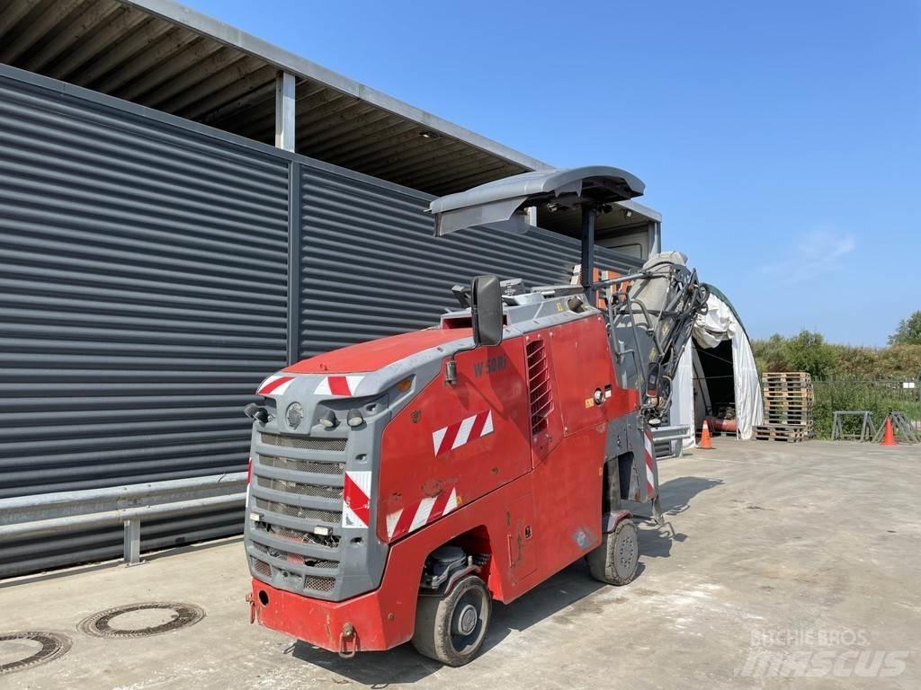Wirtgen W 50 RI Asphaltfräsen
