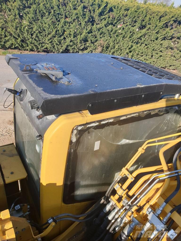 Komatsu PC490LC-11 Raupenbagger