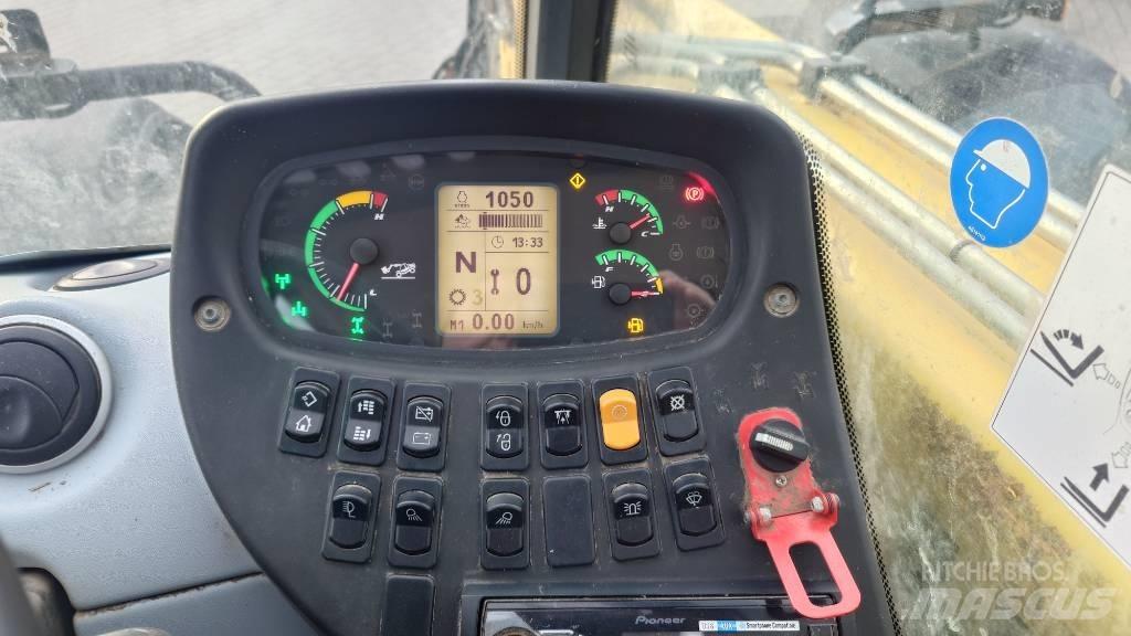 New Holland TH 7.42 Teleskoplader