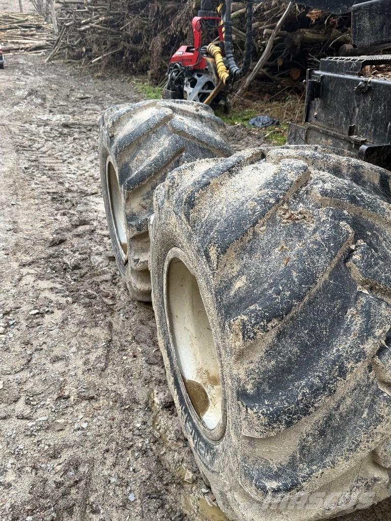 Komatsu 931 Harvester