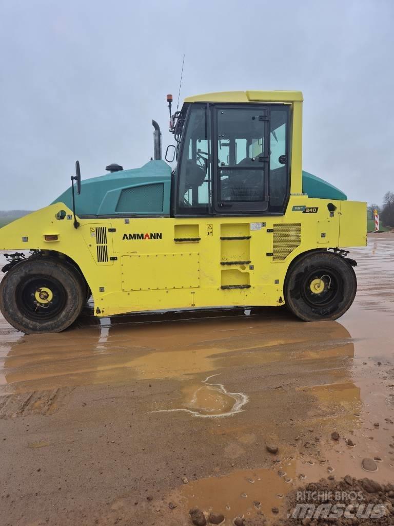 Ammann ART 240 Gummiradwalzen