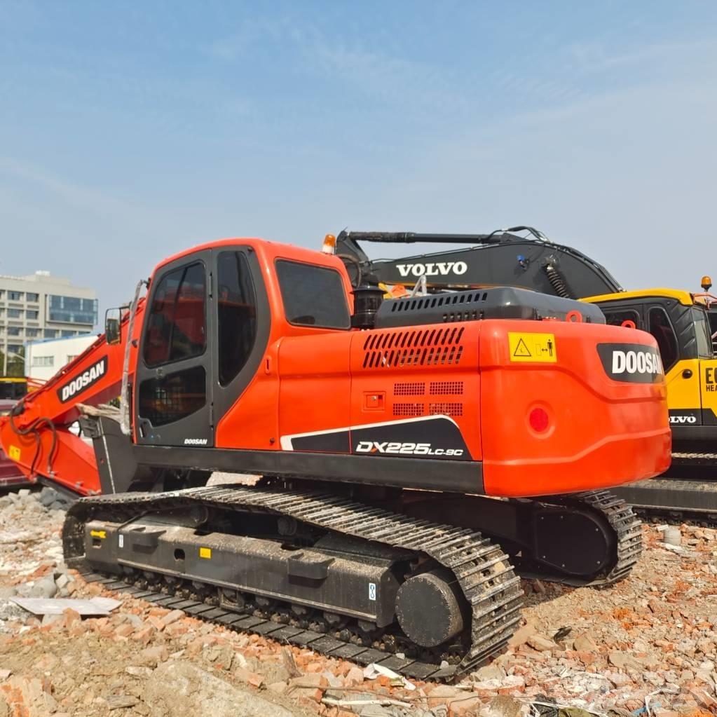 Doosan DX225LC-9C Raupenbagger