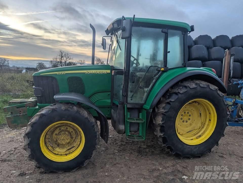 John Deere 6220 SE Traktoren