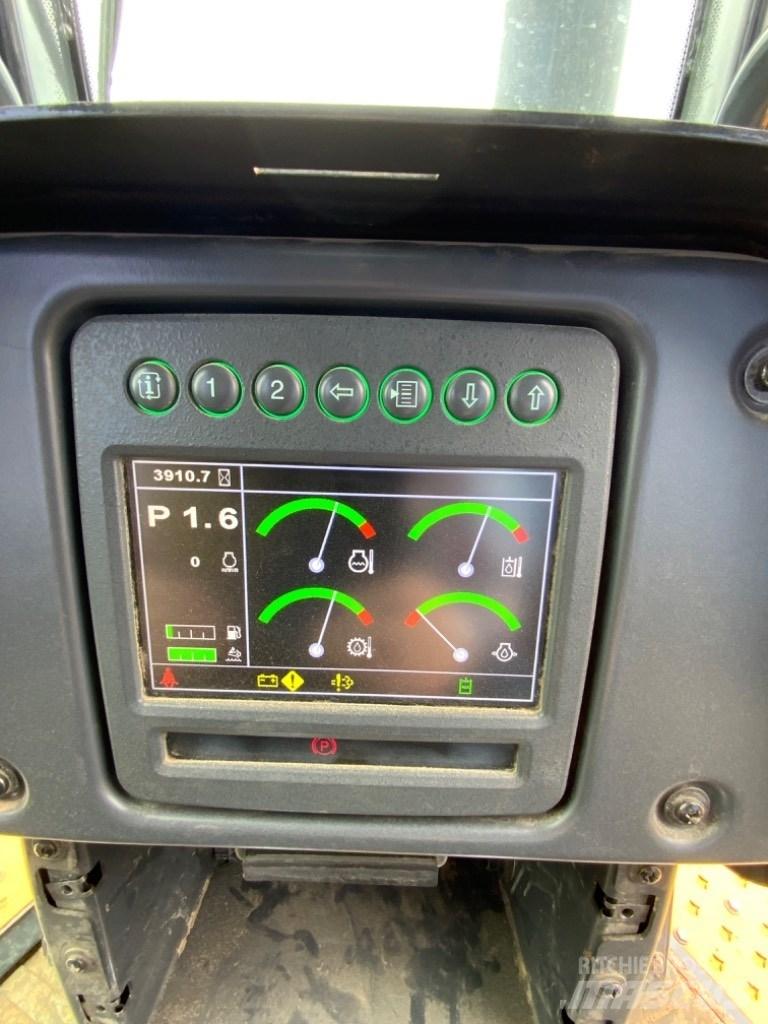 DEERE 750K Bulldozer