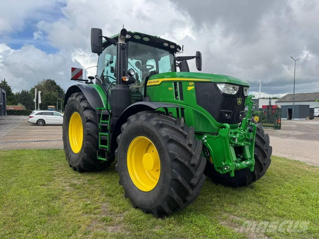 John Deere 6R 250 Traktoren