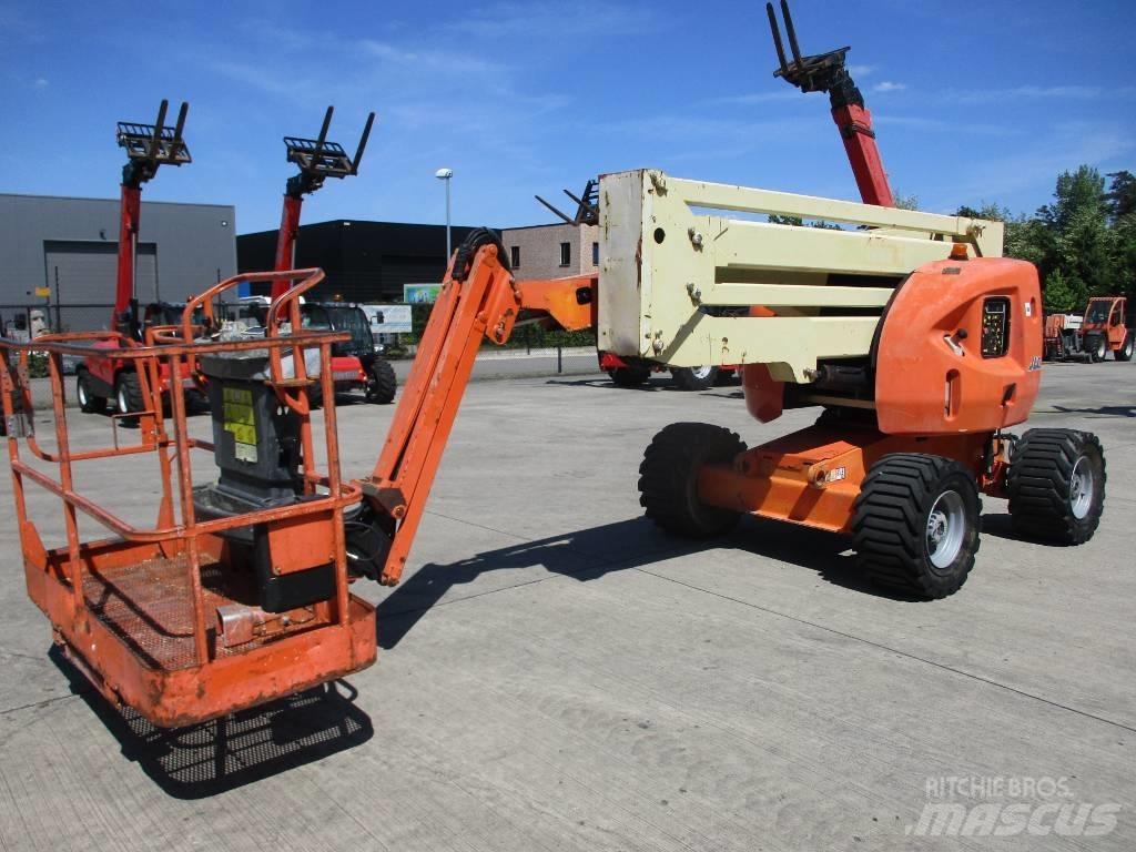 JLG 450AJ (901) Kompakte selbstfahrende Hebebühnen