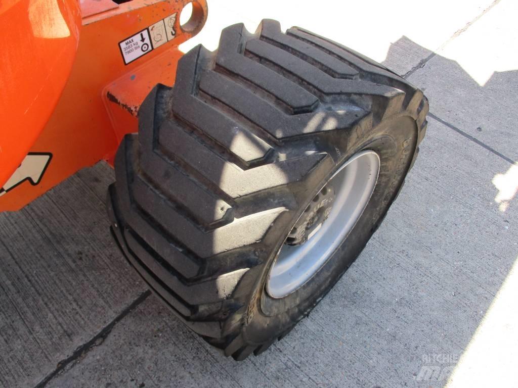 JLG 450AJ (901) Kompakte selbstfahrende Hebebühnen