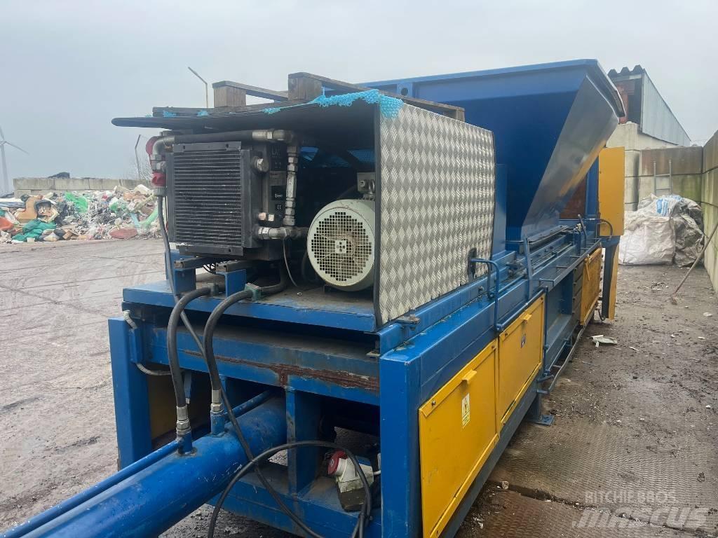  M.B.T. Press HPH40 Sonstige Flurförderzeuge