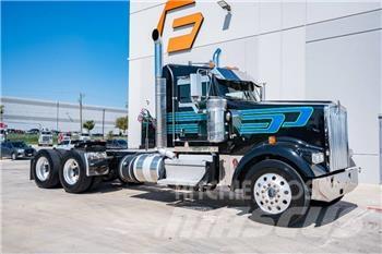 Kenworth W 900 Sattelzugmaschinen