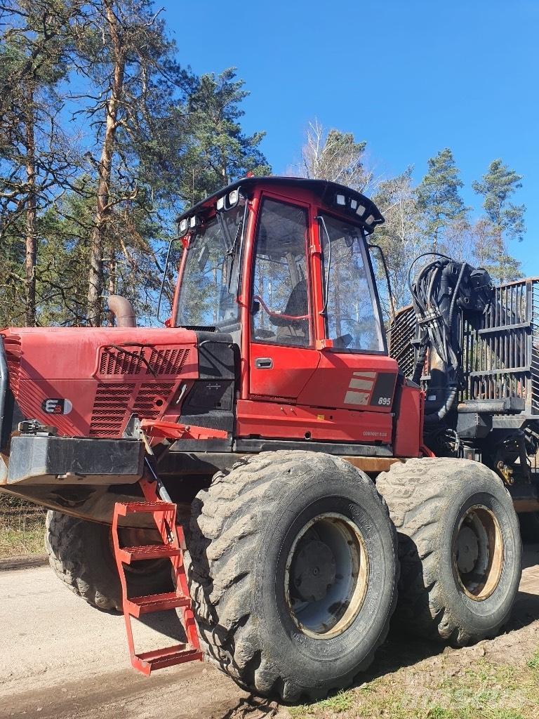 Komatsu 895 Forwarder