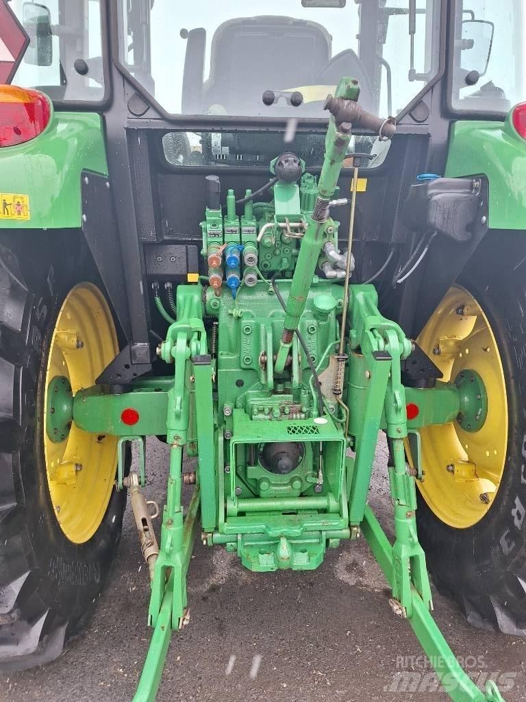 John Deere 5100 R Traktoren