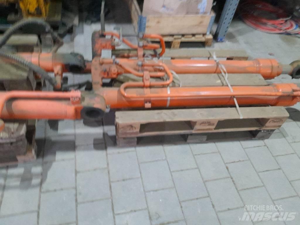 Hitachi ZX 210 Raupenbagger