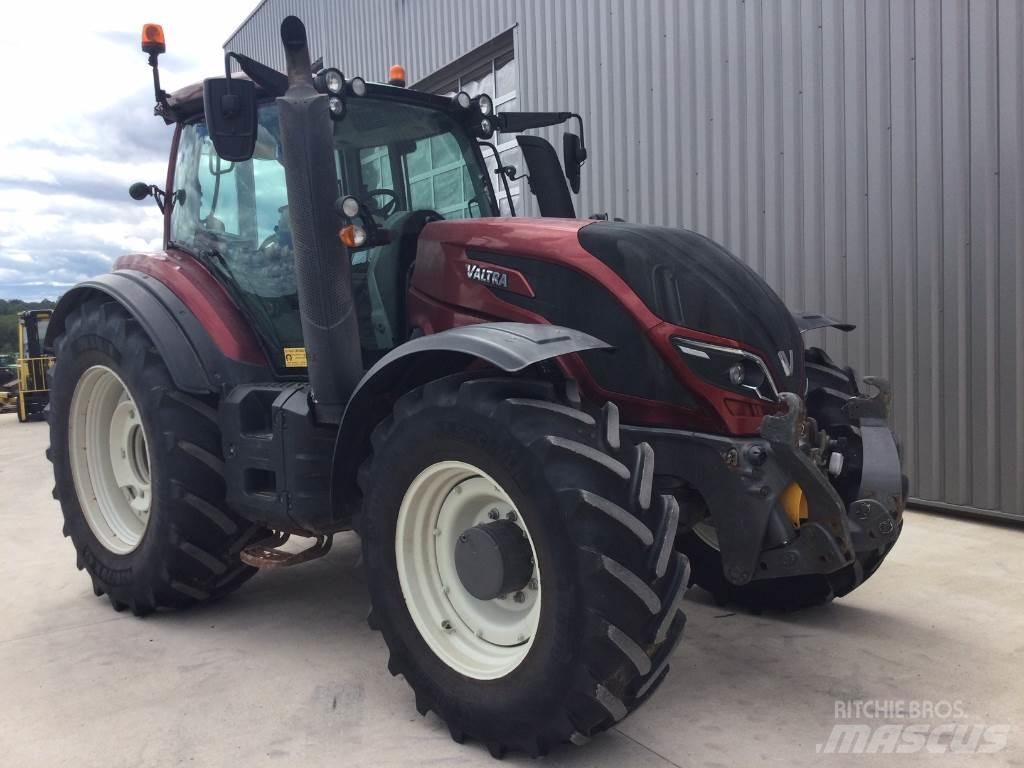 Valtra T194 Traktoren