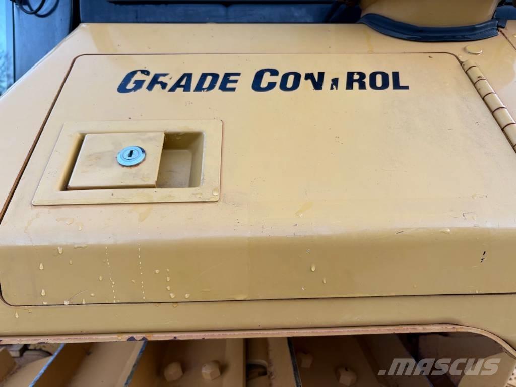 CAT D 6 N XL Bulldozer