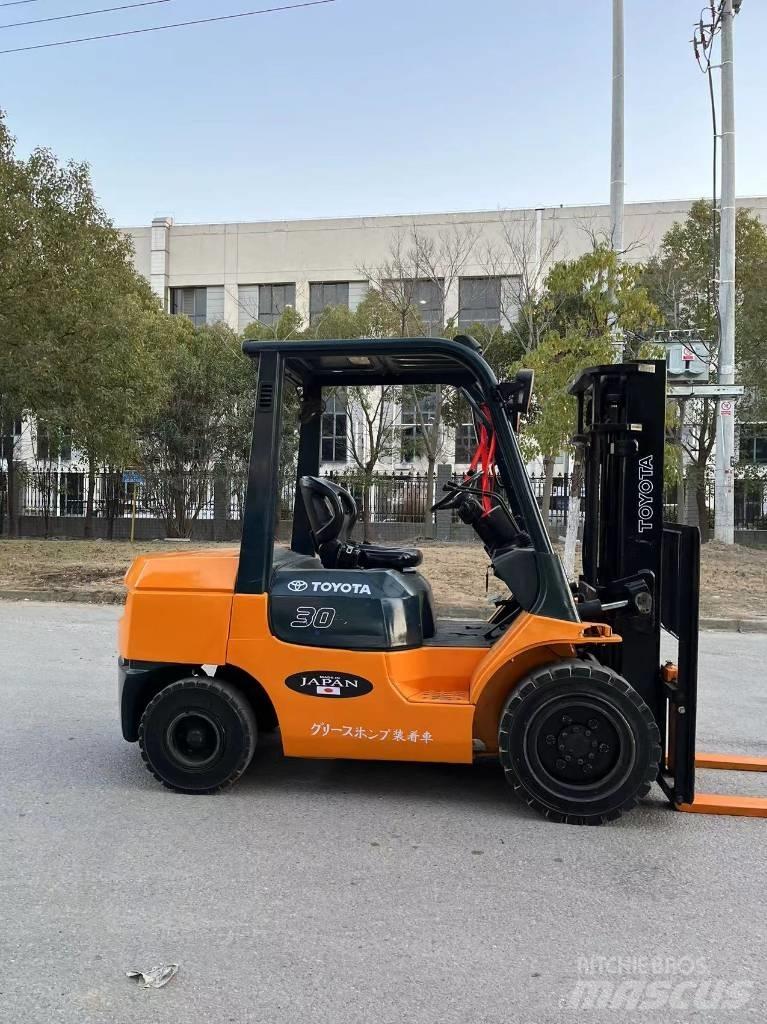 Toyota 7 FDN 30 Diesel heftrucks
