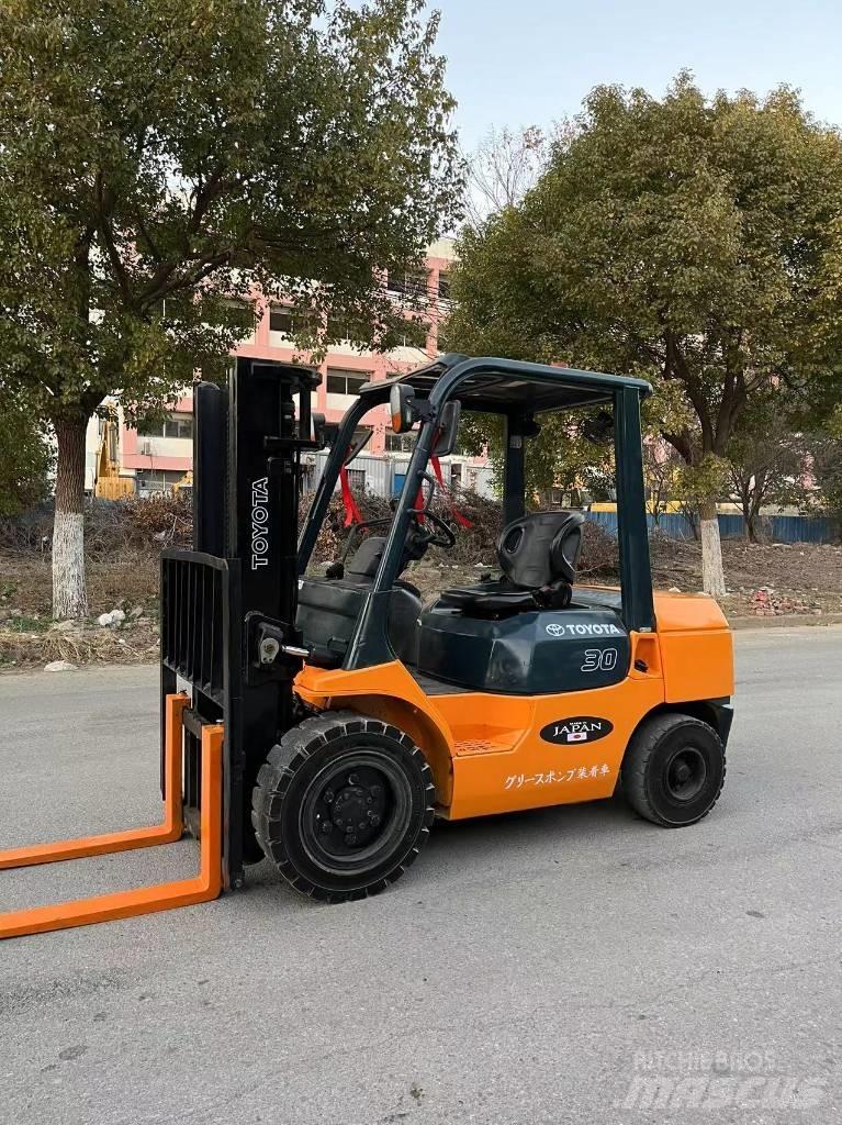 Toyota 7 FDN 30 Diesel heftrucks