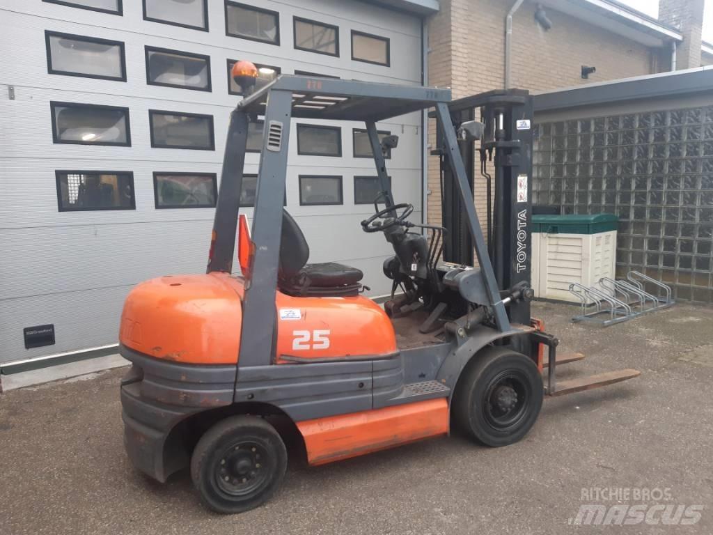 Toyota 6 FDF 25 Diesel heftrucks