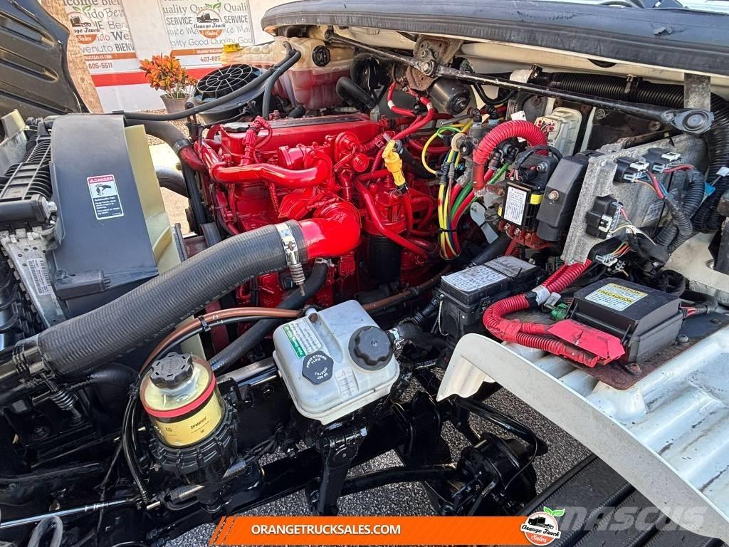 Freightliner M2 Kofferaufbau