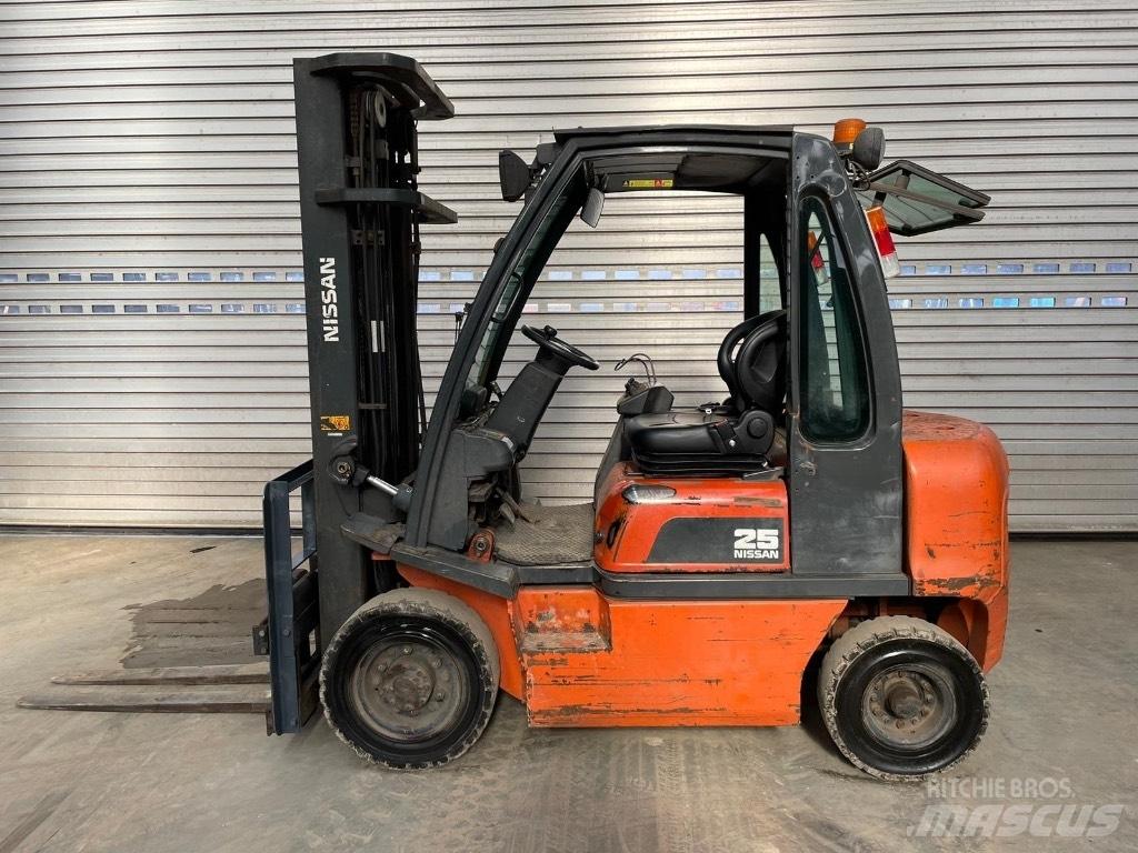 Nissan 25 Diesel heftrucks