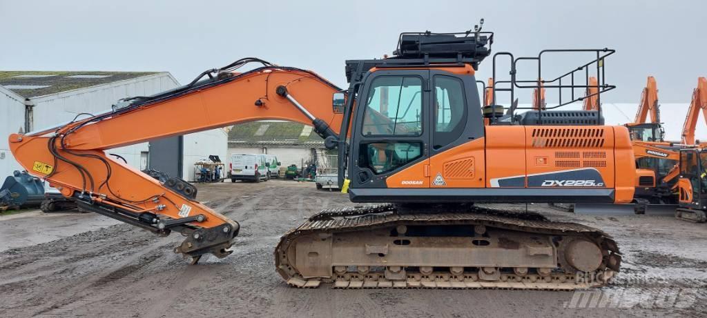 Doosan DX225LC-5 Raupenbagger