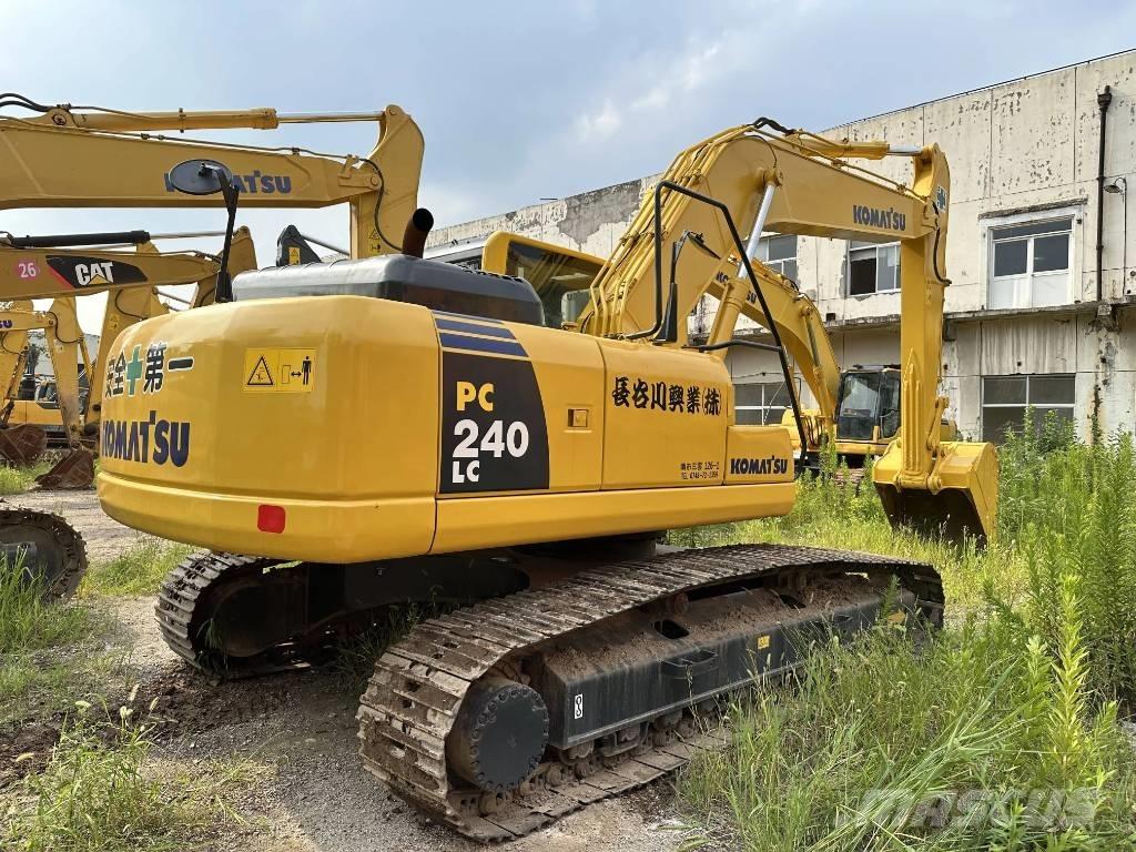 Komatsu PC240-8 Raupenbagger