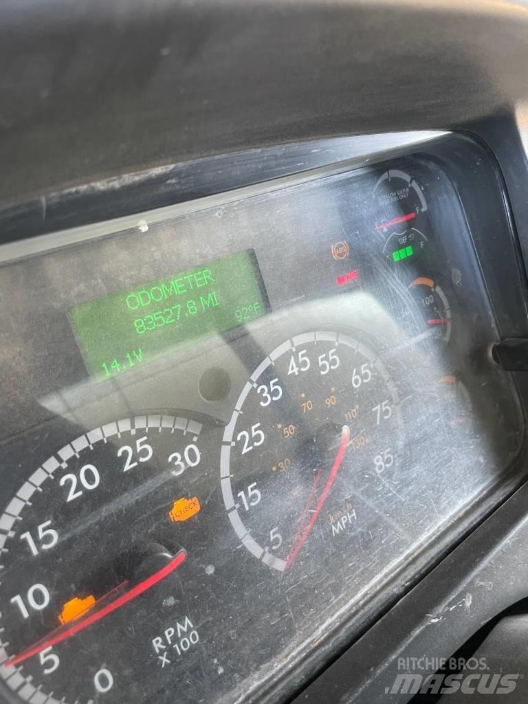Freightliner 108 SD Wassertanker
