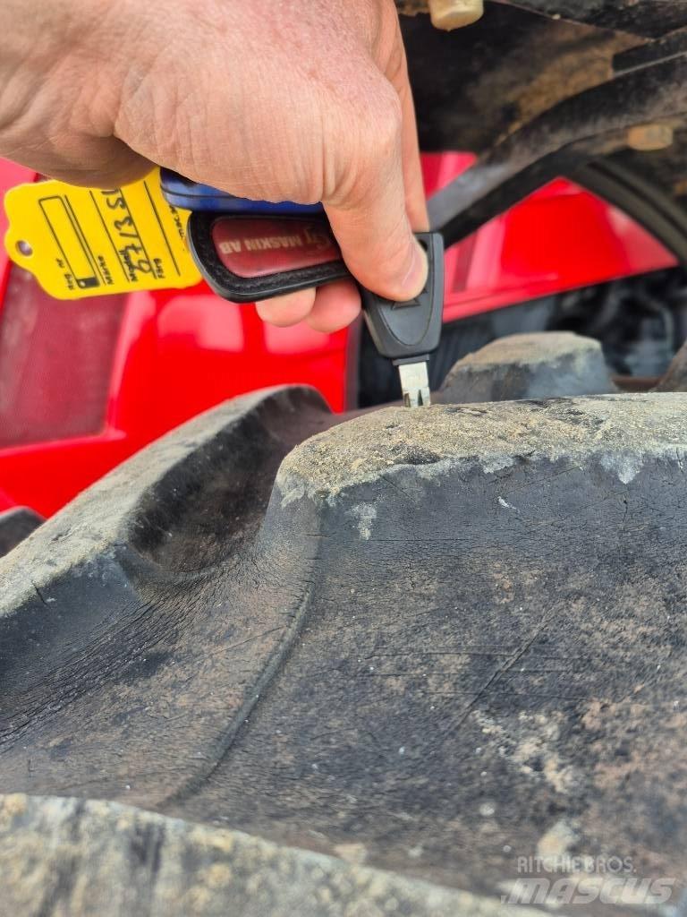 Massey Ferguson 5713 Traktoren