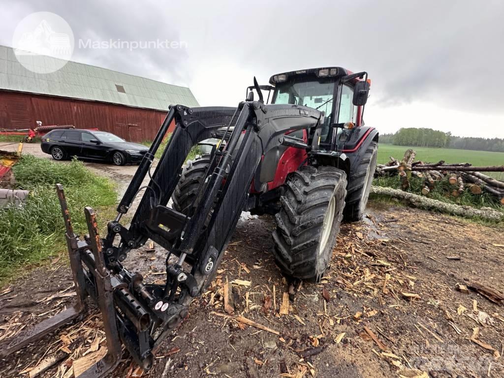 Valtra N 121 Traktoren