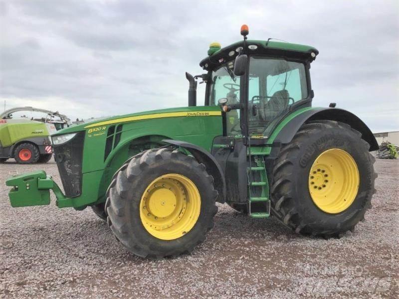John Deere 8320 R Traktoren