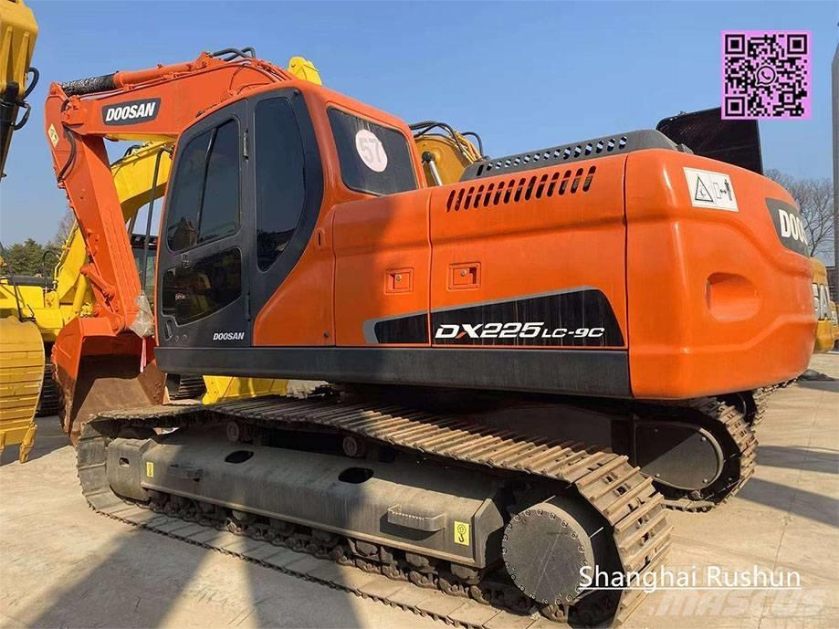 Doosan 225LC-9 Raupenbagger