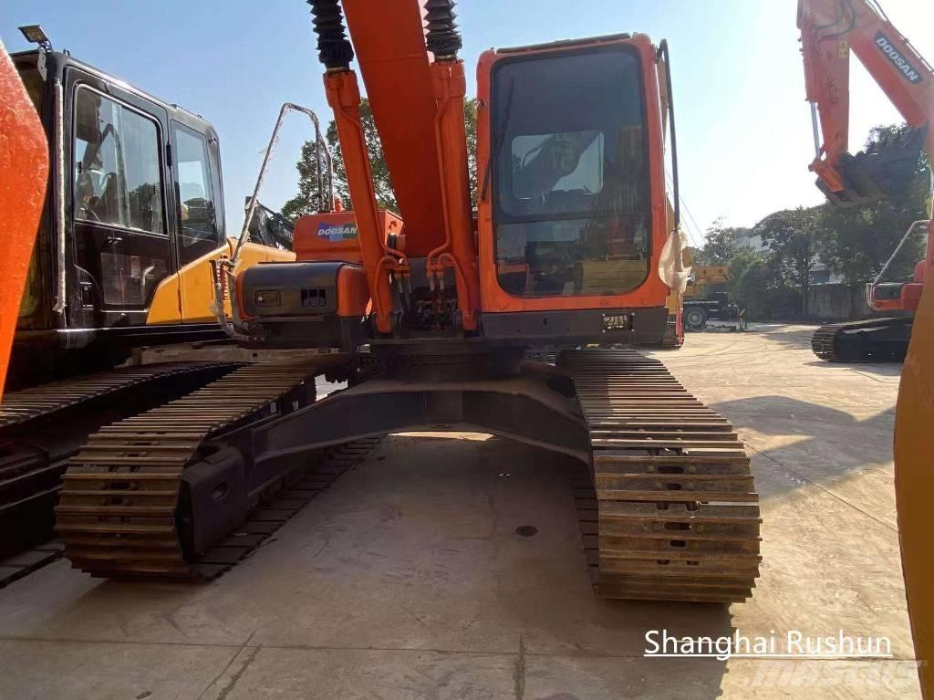 Doosan 225LC-9 Raupenbagger
